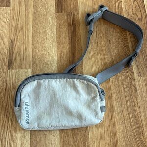Lululemon Everywhere Belt Bag